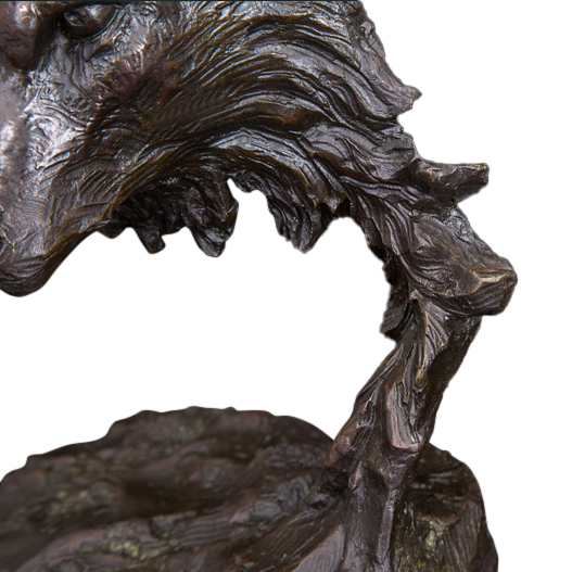 wolf head sculpture