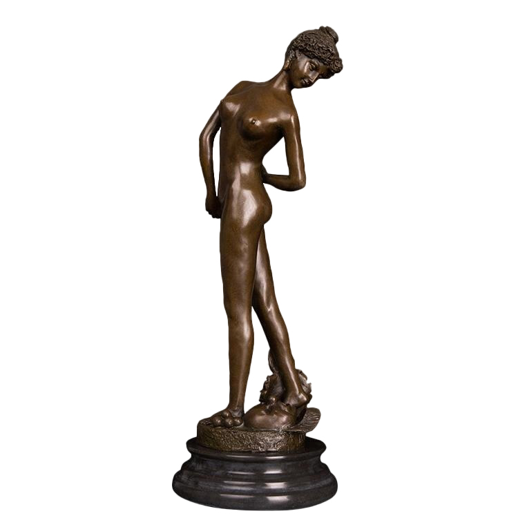 naked lady statue