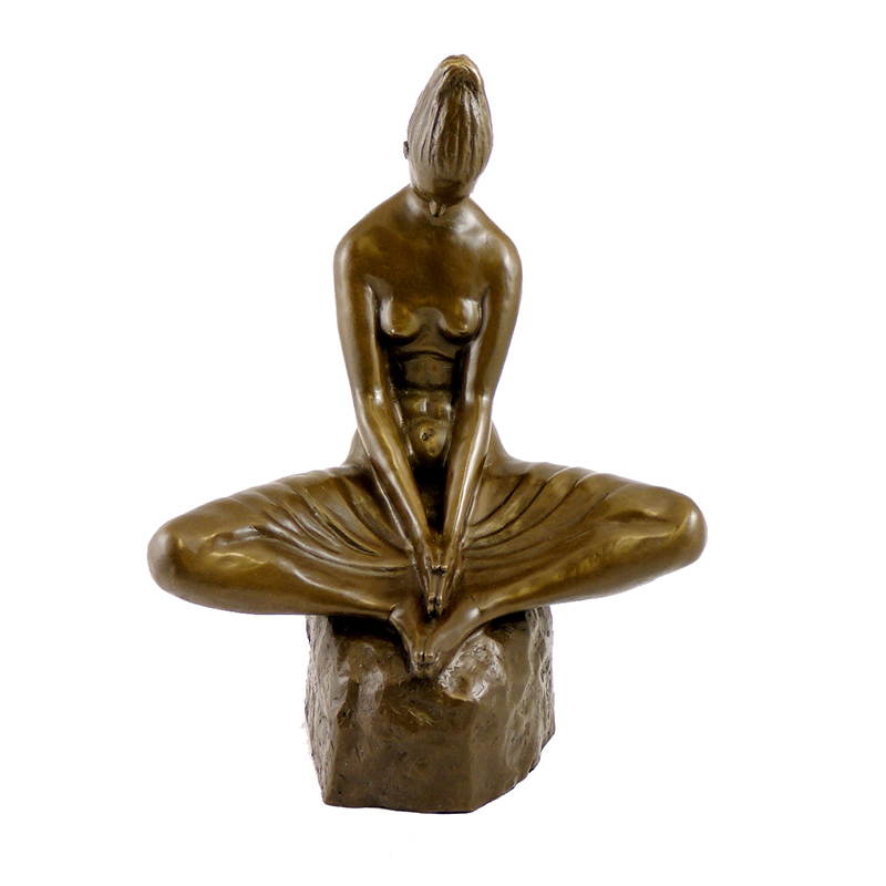 Vestal Virgin Statue