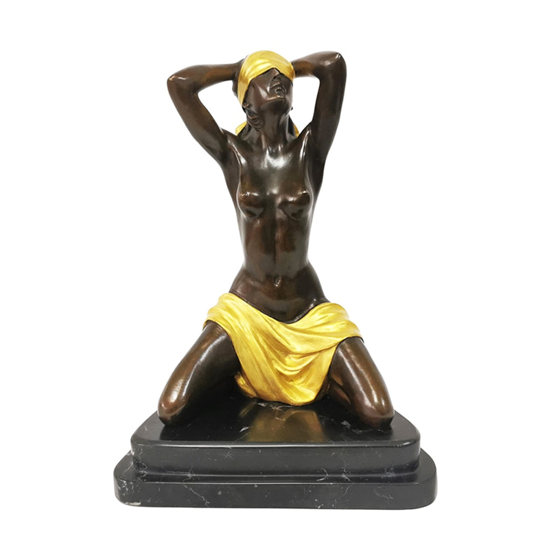 Sexy Female Statue