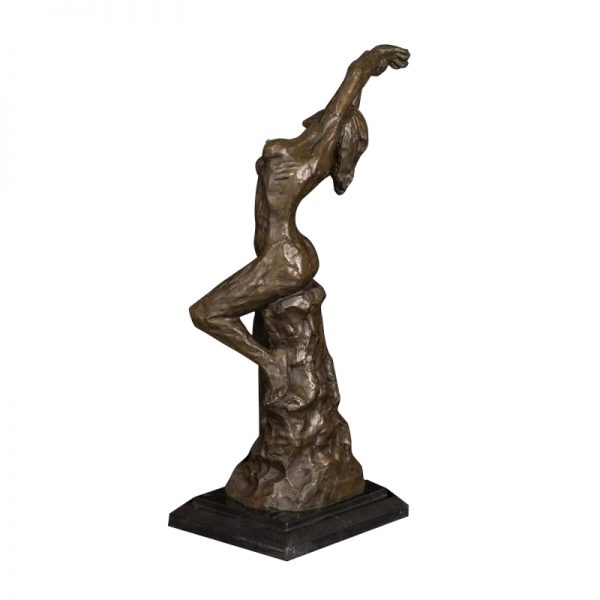 naked female statue