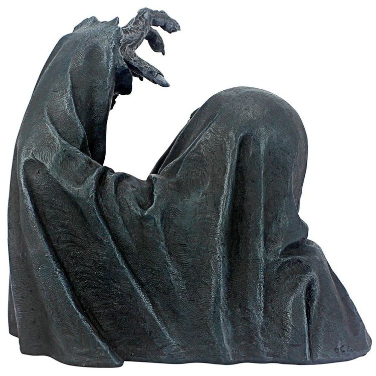 Grave Creeper Statue