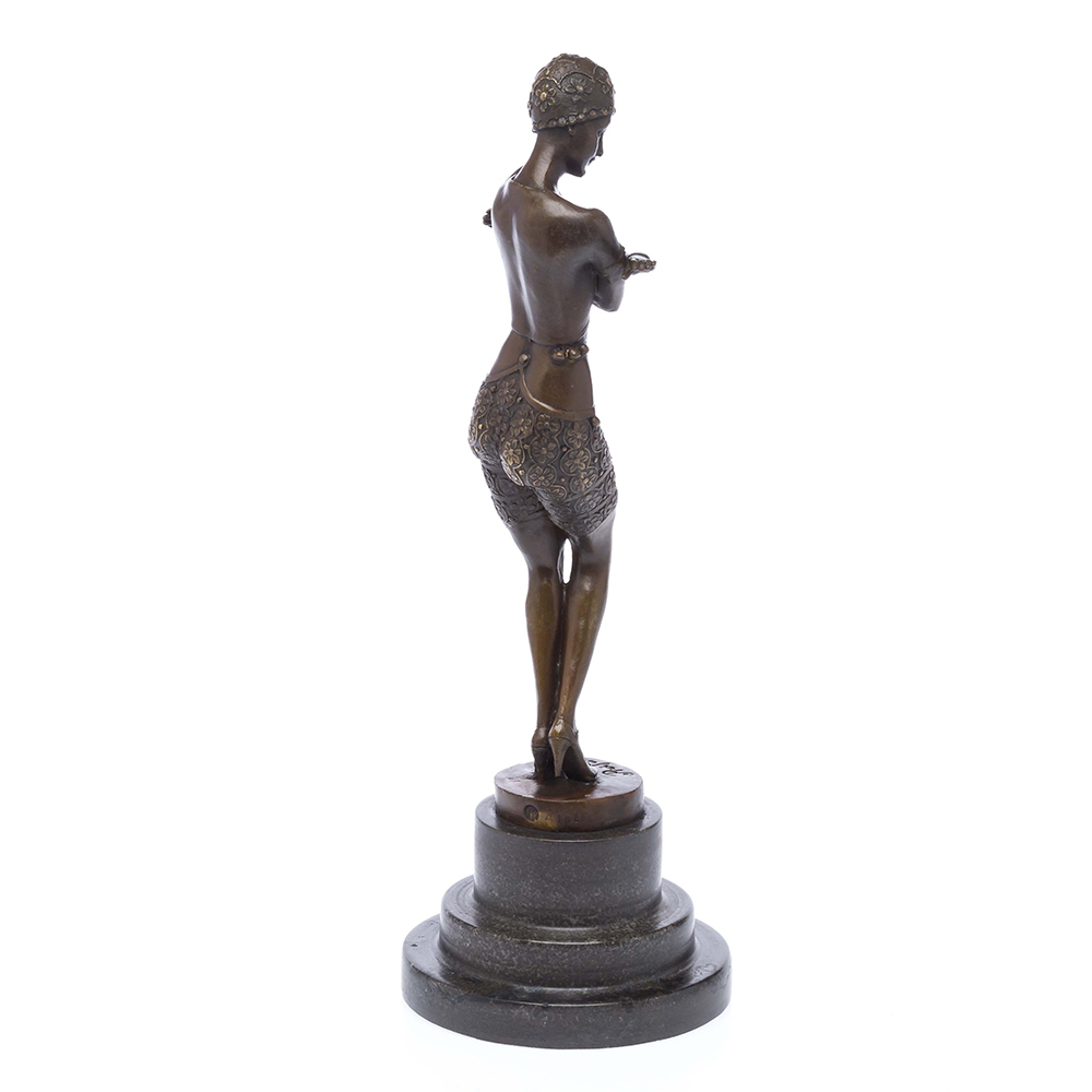 Elegant Lady Statue