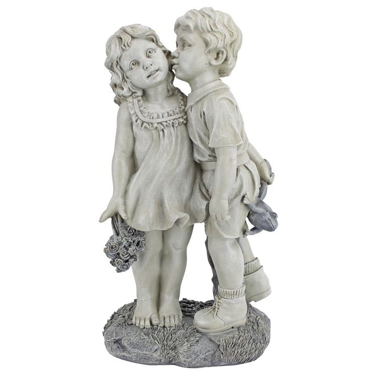 Boy and Girl Kissing Statue