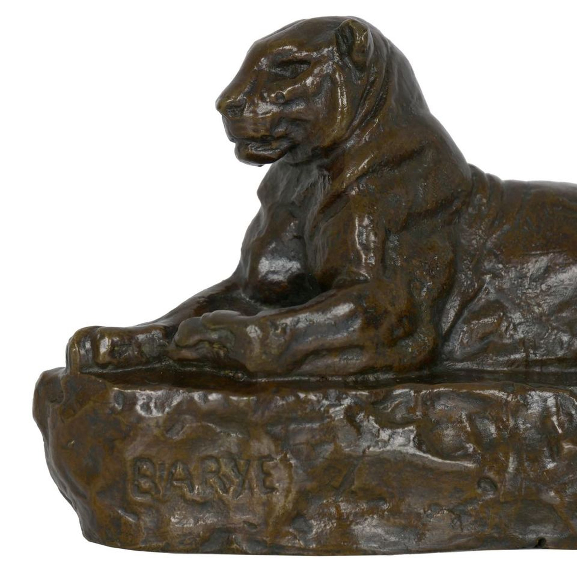 Sitting Panther Statue