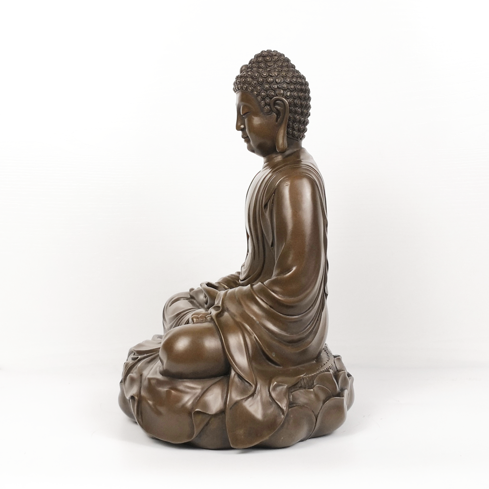 seated buddha statue