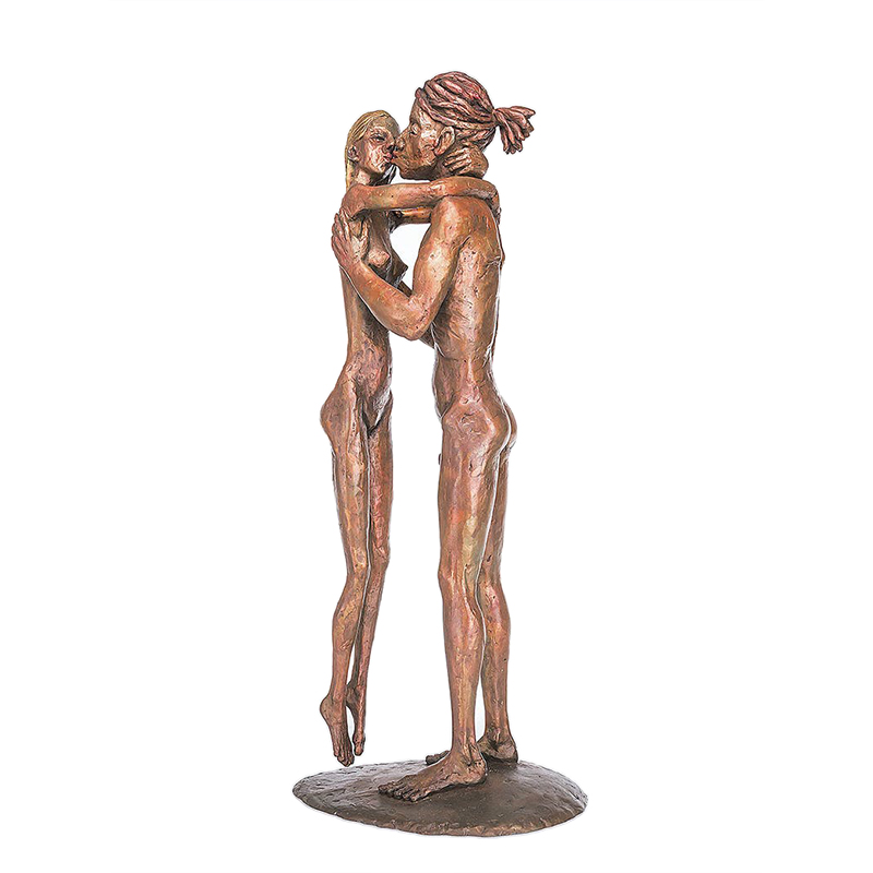 Kissing Lovers Sculpture