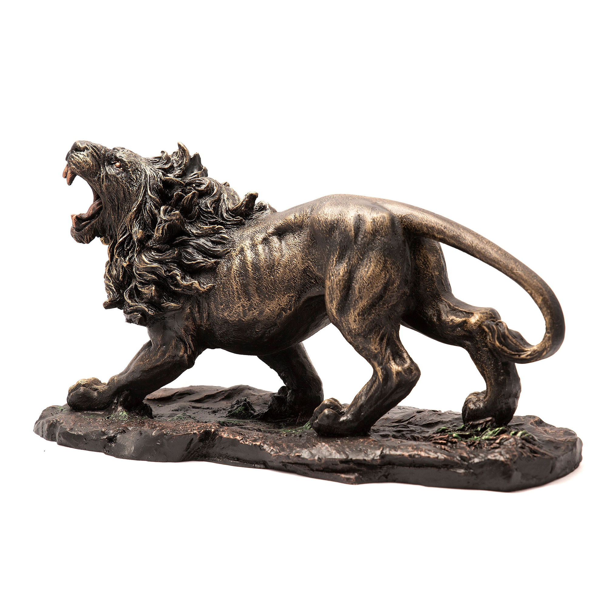 Lion Roaring Statue