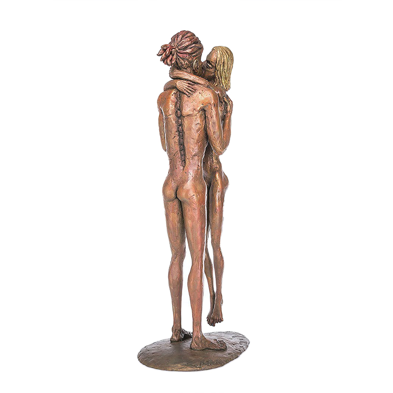 Kissing Lovers Sculpture