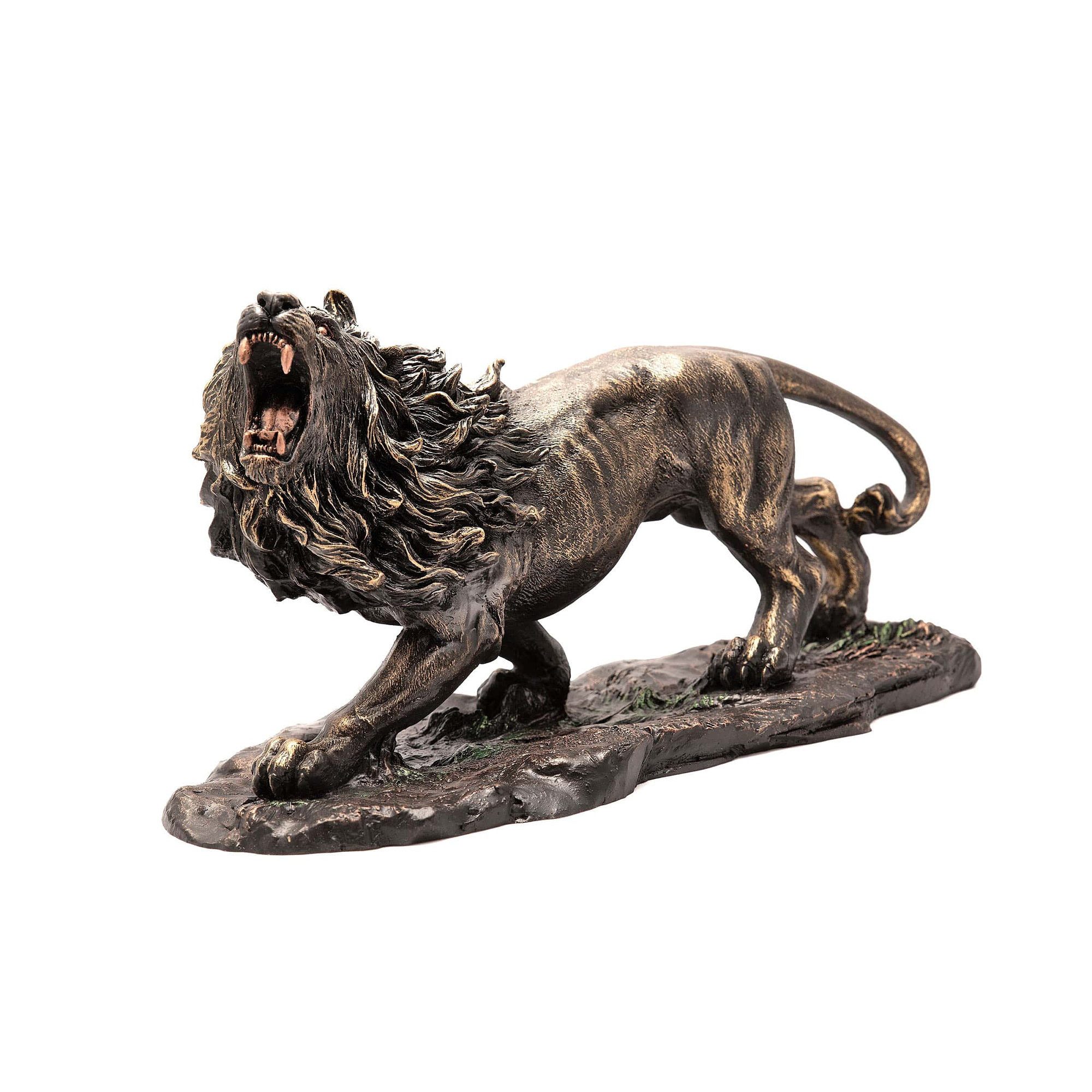 Lion Roaring Statue
