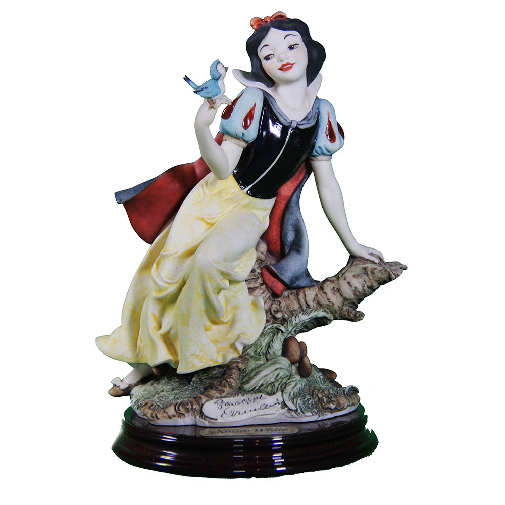 Snow White Sculpture