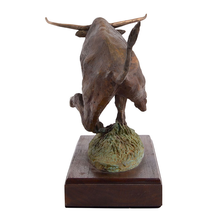 running bull statue