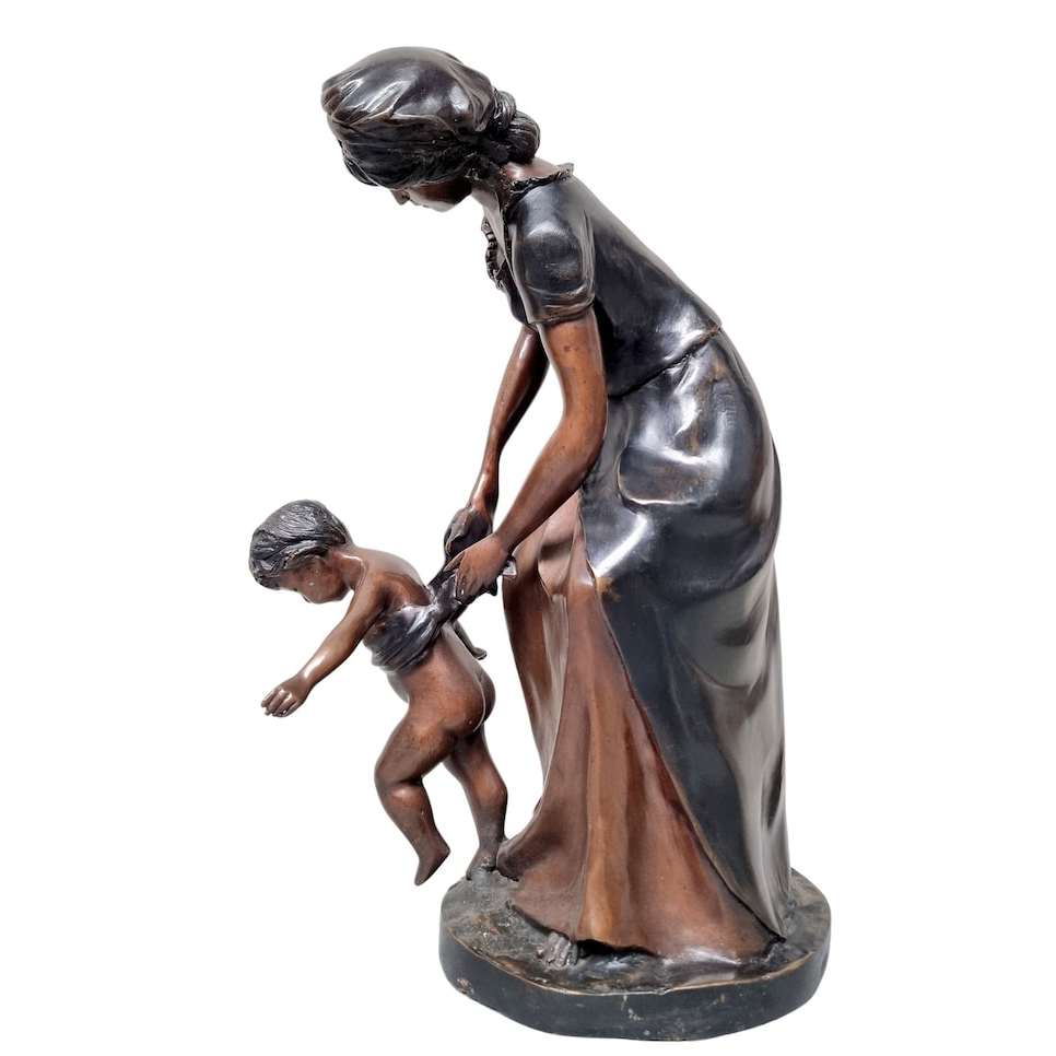 mother and baby bronze statue