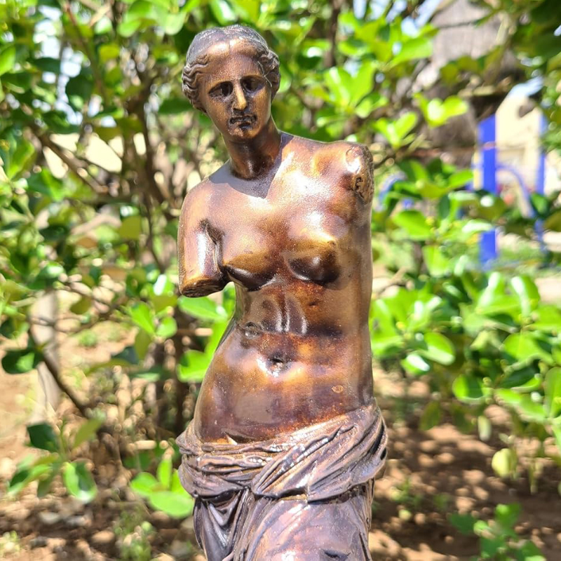 aphrodite body statue