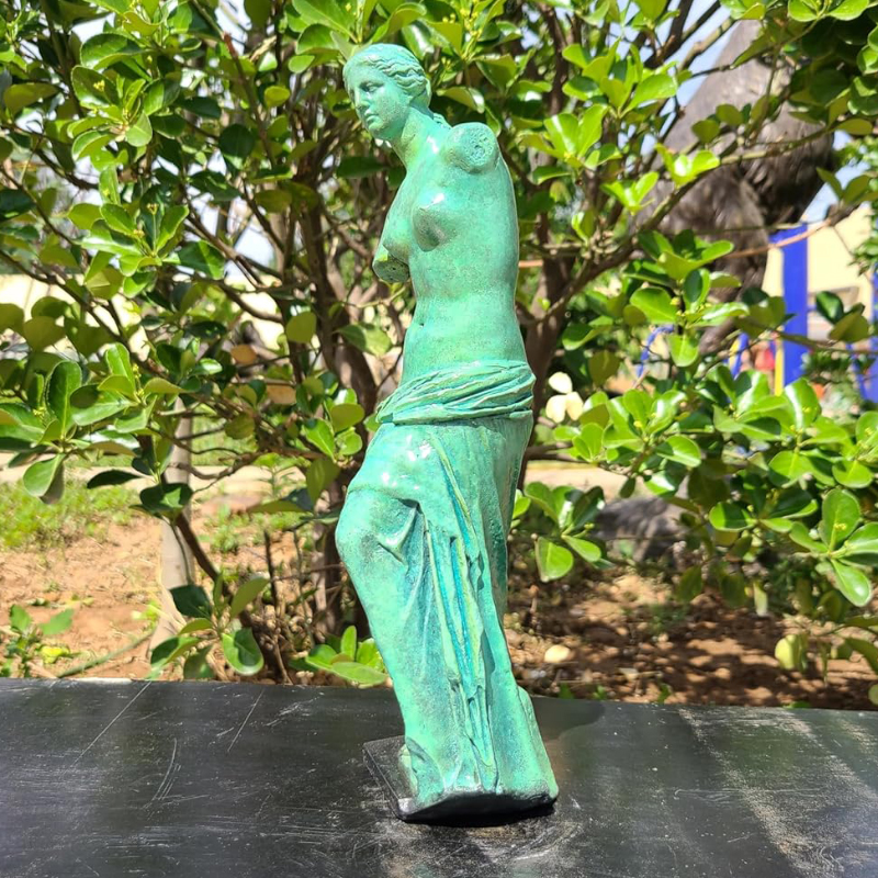 aphrodite small statue