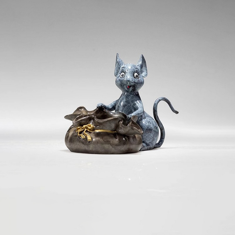 bronze mouse sculpture