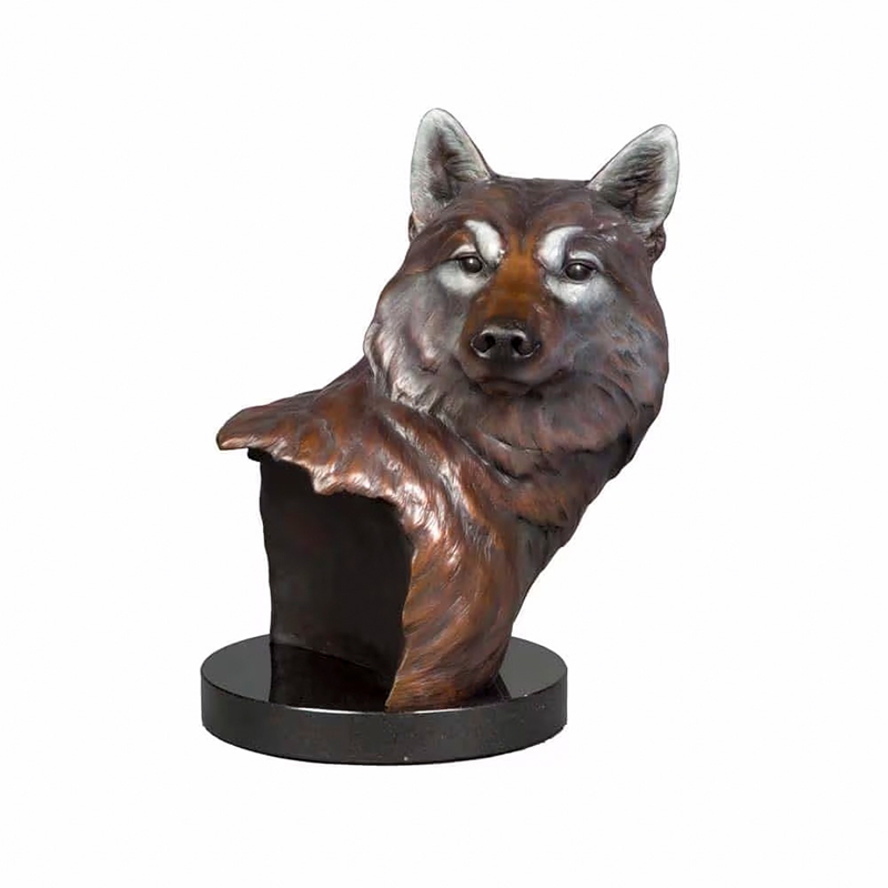gray wolf figurine