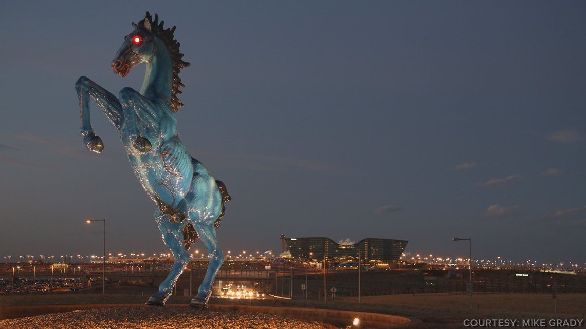What's the meaning of the horse statue at Denver Airport?